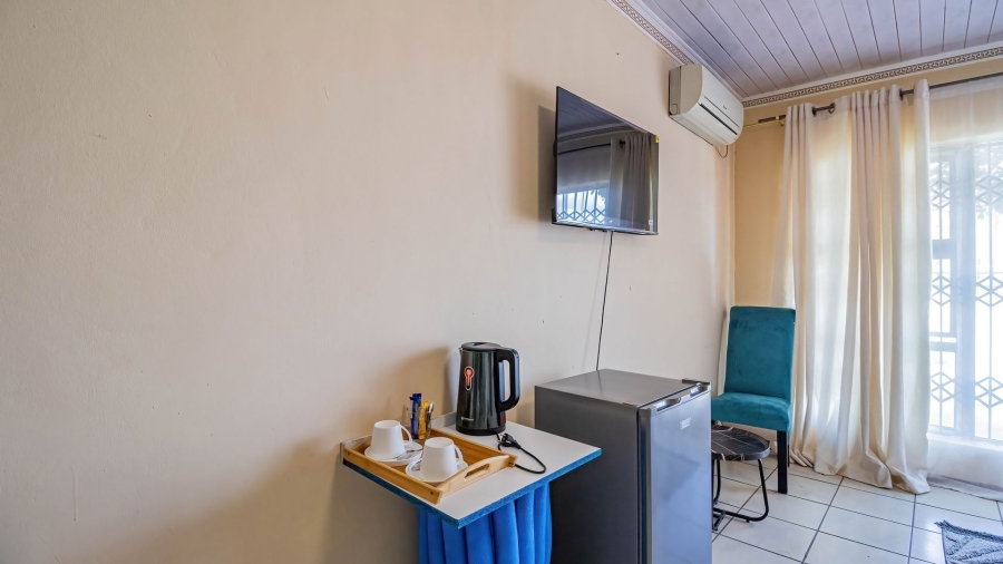 7 Bedroom Property for Sale in Mogwase Unit 4 North West